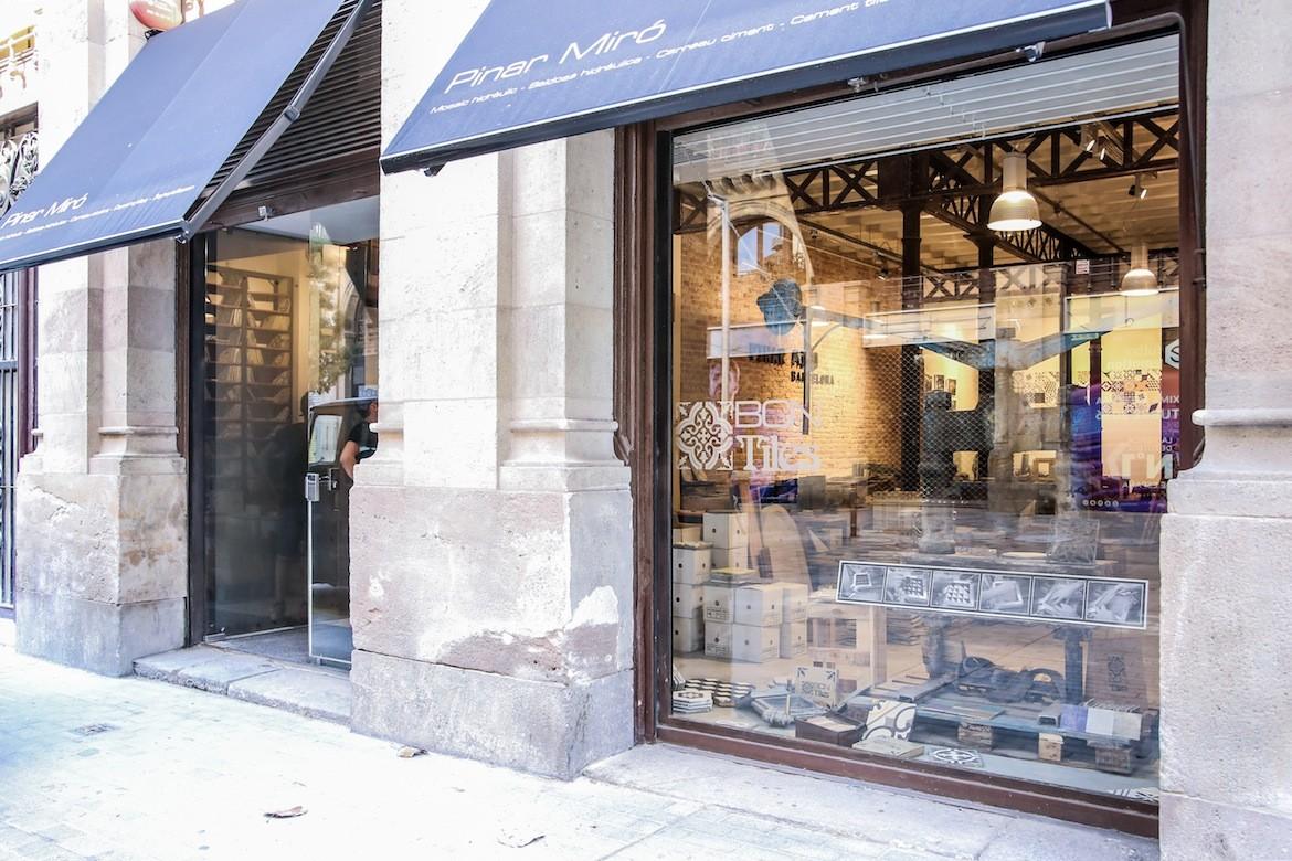 Barcelona tiles design. Identidad visual | Barcelona. 2 bcn-pinar-miro-barcelona-fachada