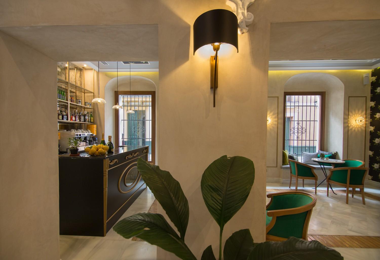 Hotel GRAVINA 51. Sevilla. 20 detalle-bar-hotel-gravina-51-sevilla-02