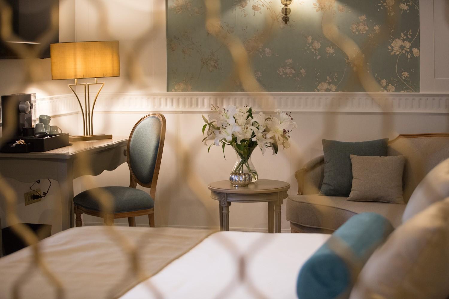 detalle-escritorio-hotel-sevilla