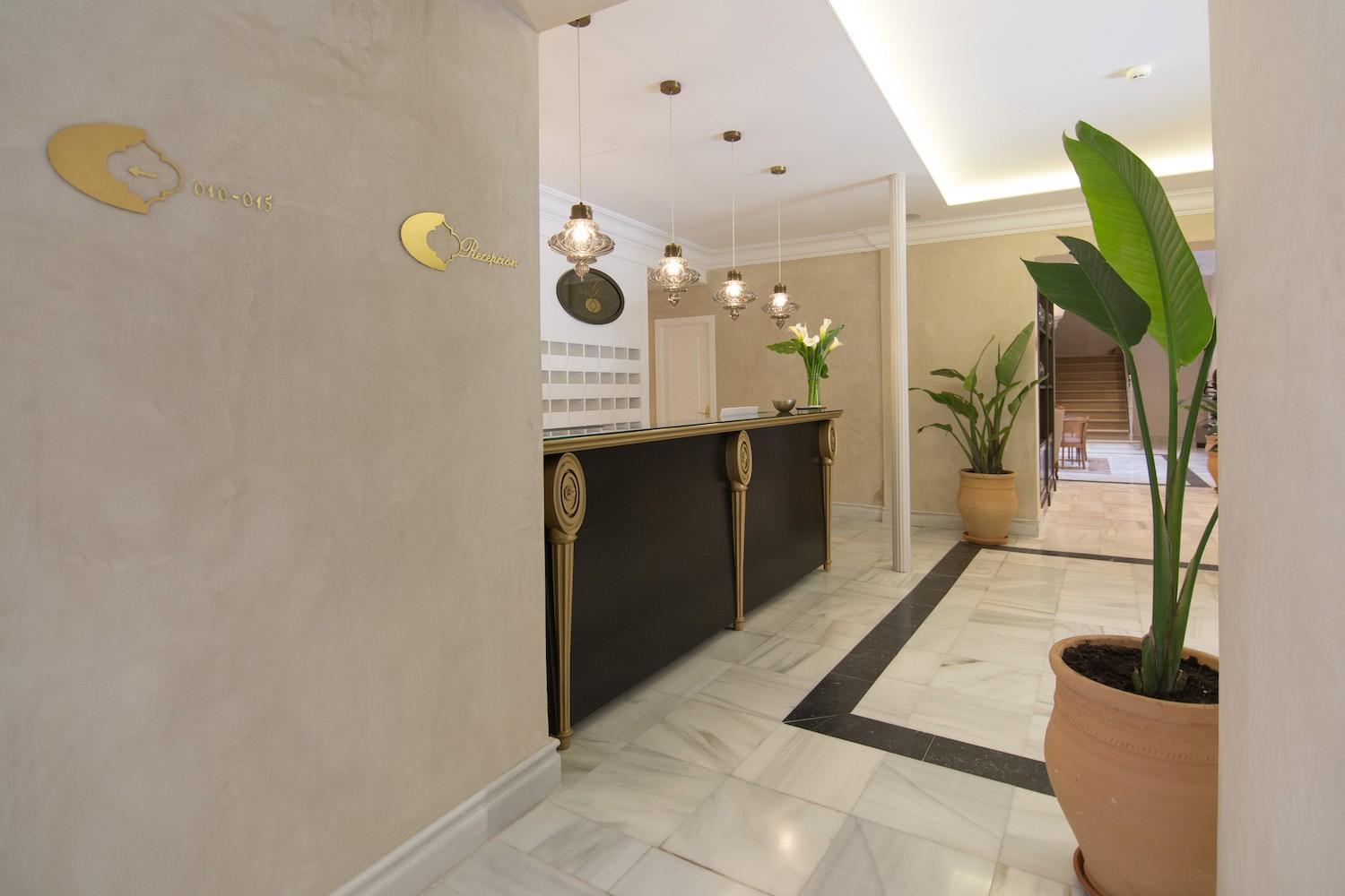 recepcion-hotel-gravina-51