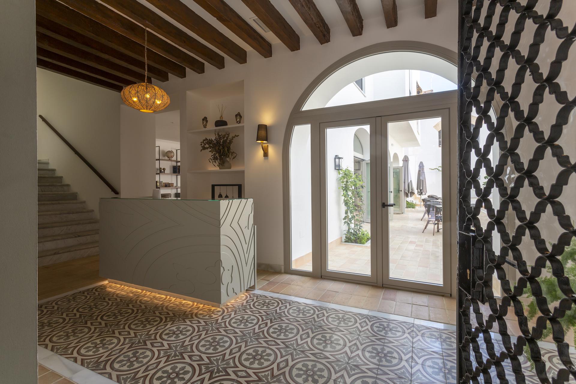 hotel boutique albariza diseno mostrador recepcion