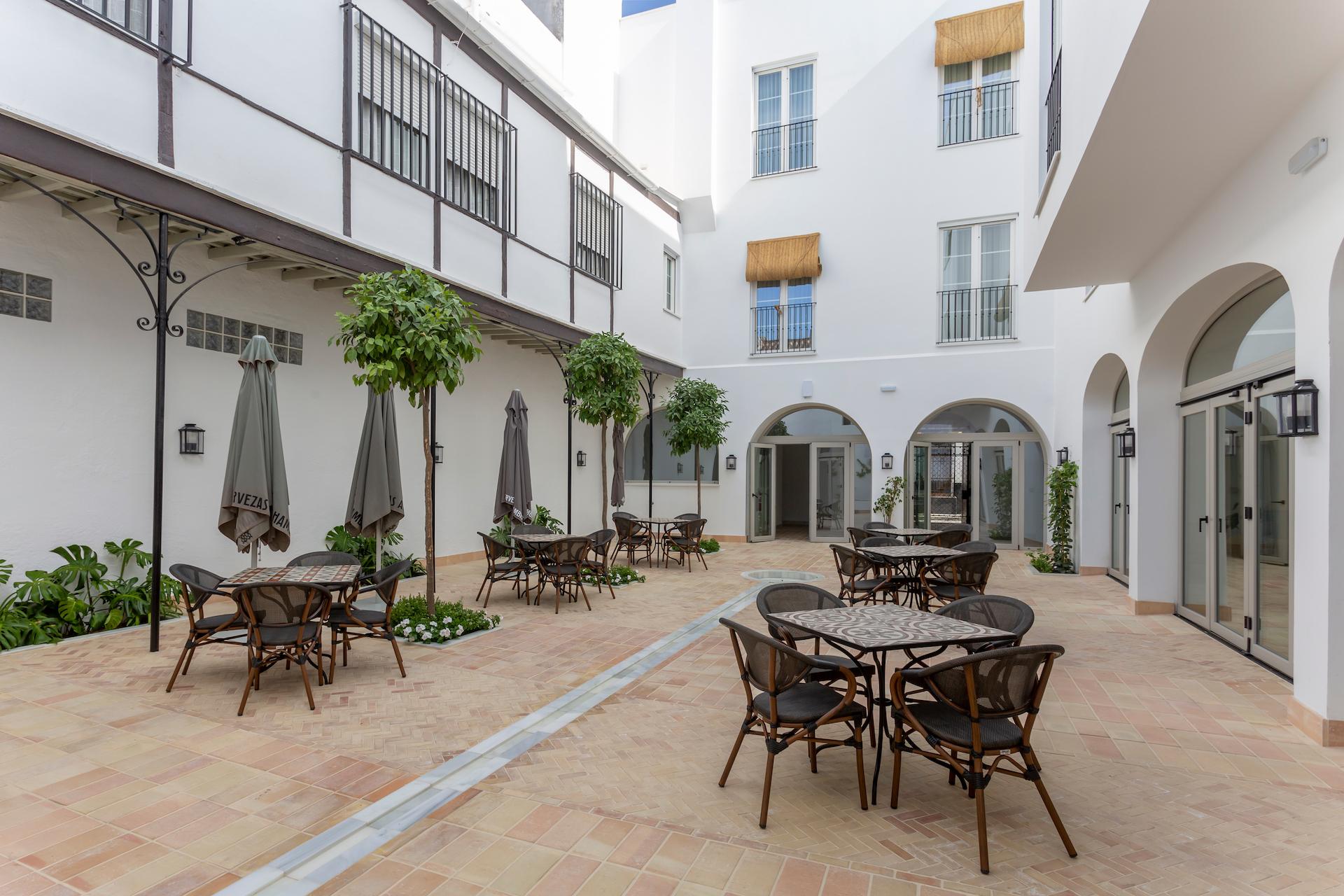 hotel boutique albariza patio 02