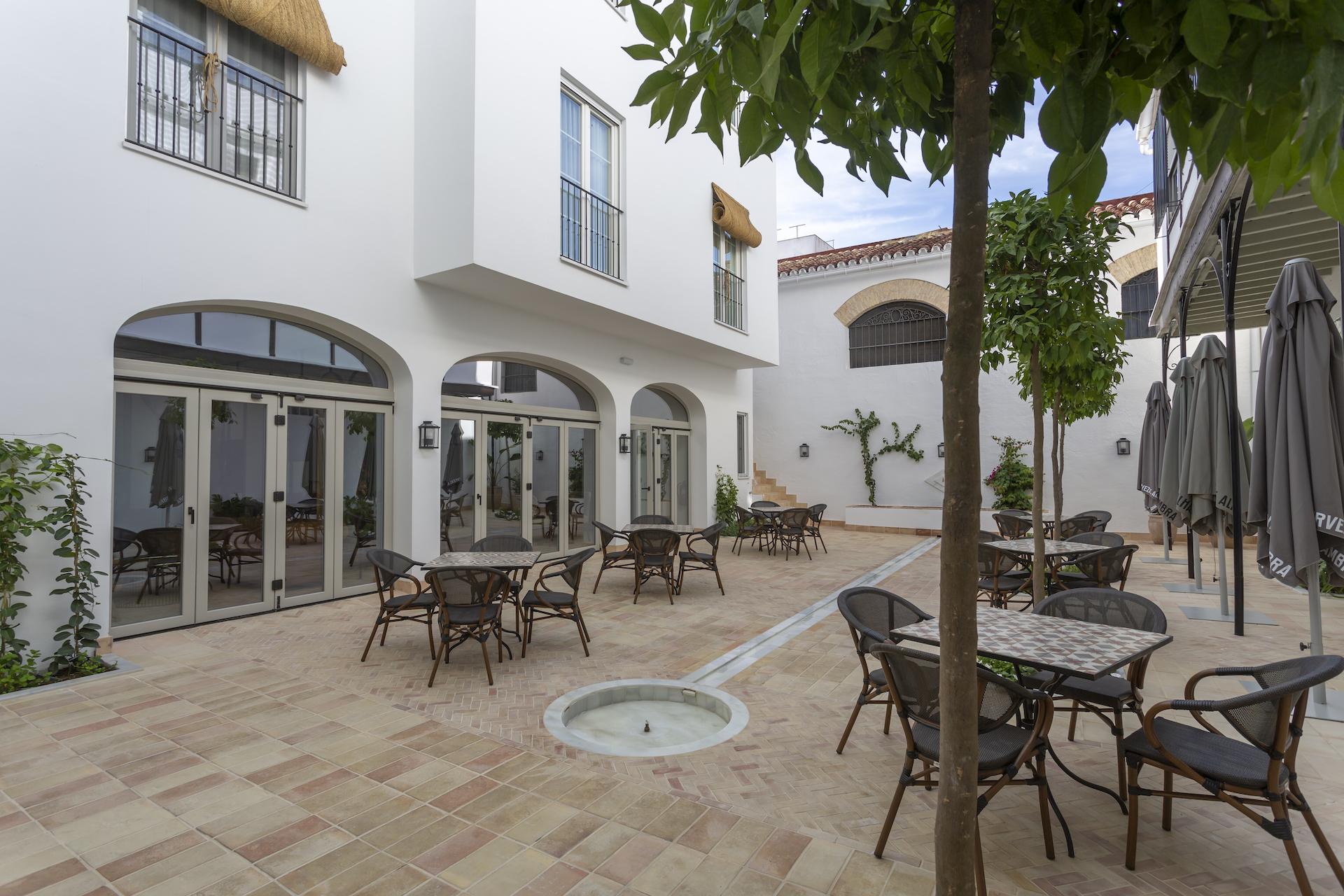 hotel boutique albariza patio andaluz